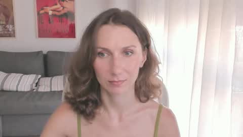 Snapshot of shesleepsnaked chatting on October 8, 3:20 pm shesleepsnaked online show from October 8, 3:20 pm