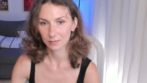 Snapshot of shesleepsnaked chatting on October 17, 4:53 pm shesleepsnaked online show from October 17, 4:53 pm