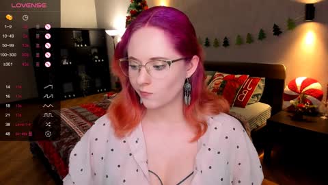 Snapshot of sheslinki chatting on January 7, 8:56 am Hello guys my name is Aemilia online show from January 7, 8:56 am
