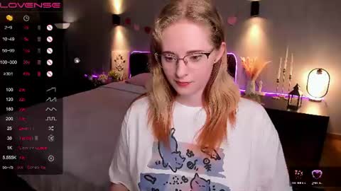 Snapshot of sheslinki chatting on July 1, 8:38 am Hello guys my name is Aemilia online show from July 1, 8:38 am