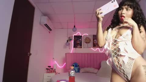 sheyla_vegas online show from October 28, 3:43 am