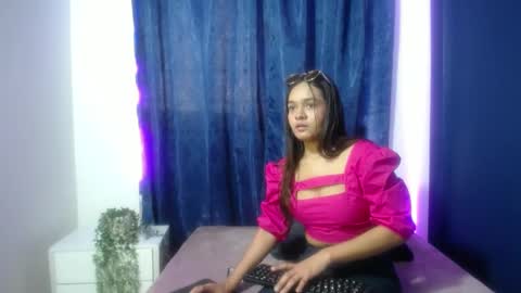 Snapshot of shiara_blake chatting on September 24, 2:20 pm Melissa online show from September 24, 2:20 pm