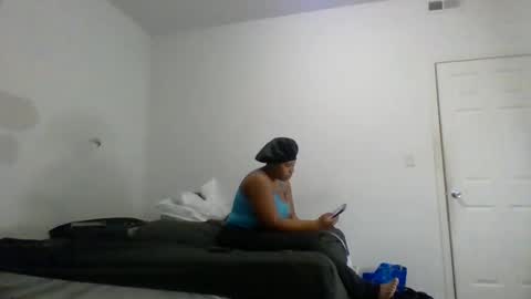 Snapshot of shiesty2thick chatting on December 28, 4:30 am EbonyFantasy online show from December 28, 4:30 am