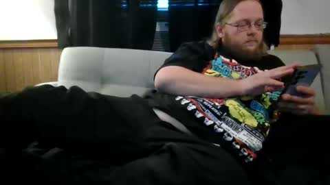 Snapshot of shifty885 chatting on October 31, 8:43 pm shifty885 online show from October 31, 8:43 pm