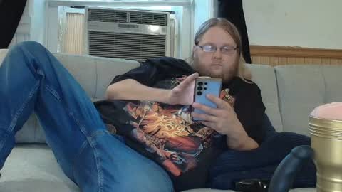 Snapshot of shifty885 chatting on June 16, 9:06 pm shifty885 online show from June 16, 9:06 pm