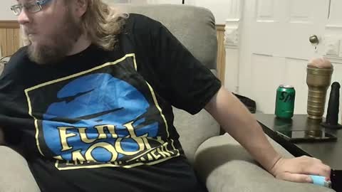 Snapshot of shifty885 chatting on June 28, 3:07 pm shifty885 online show from June 28, 3:07 pm