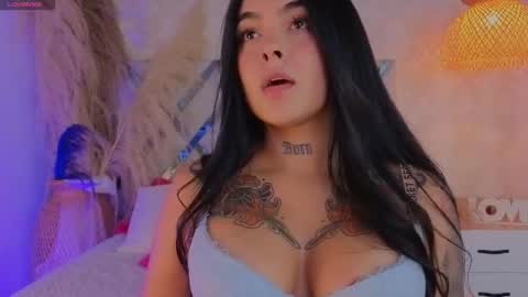 Snapshot of shimmer_lure chatting on October 25, 8:03 pm shimmer_lure online show from October 25, 8:03 pm