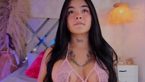 Snapshot of shimmer_lure chatting on November 15, 8:38 pm shimmer_lure online show from November 15, 8:38 pm