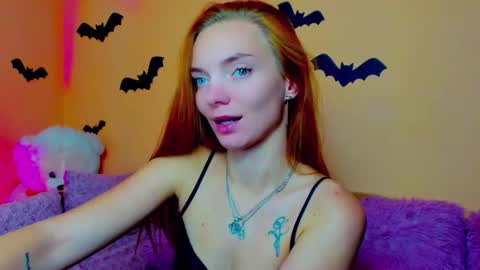 Snapshot of shinelikea_diamond chatting on October 28, 7:27 pm Alexis online show from October 28, 7:27 pm