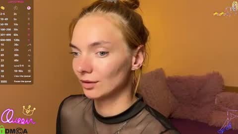 Snapshot of shinelikea_diamond chatting on June 11, 7:01 pm Alexis online show from June 11, 7:01 pm