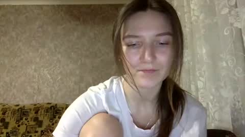 Snapshot of shining_pearl chatting on March 6, 8:37 pm Jesica online show from March 6, 8:37 pm