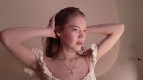 Snapshot of shiningstarrr chatting on December 29, 7:00 pm Nika online show from December 29, 7:00 pm