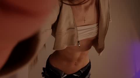 Snapshot of shiningstarrr chatting on January 2, 9:39 pm Nika online show from January 2, 9:39 pm