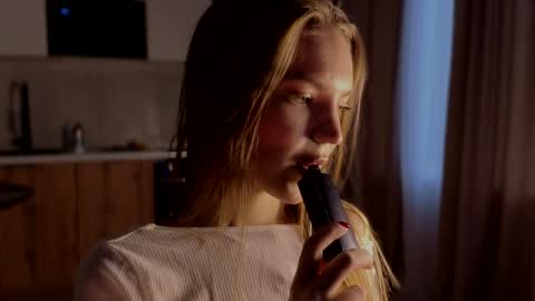 Snapshot of shiningstarrr chatting on January 5, 10:53 am Nika online show from January 5, 10:53 am