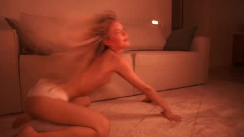 Snapshot of shiningstarrr chatting on January 21, 11:02 pm Nika online show from January 21, 11:02 pm