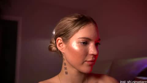 Snapshot of shiningstarrr chatting on March 4, 7:11 pm Nika online show from March 4, 7:11 pm