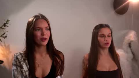 Snapshot of shiningstarrr chatting on October 2, 7:54 pm Nika online show from October 2, 7:54 pm