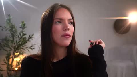 Snapshot of shiningstarrr chatting on October 13, 9:04 pm Nika online show from October 13, 9:04 pm