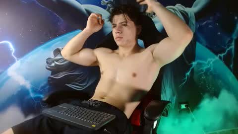 Snapshot of shinobi_grey chatting on December 5, 2:00 pm  .. shinobi .. online show from December 5, 2:00 pm