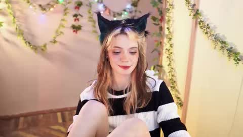 Snapshot of shiny_jail chatting on September 22, 1:18 am JennyMira   THANK YOU FOR 77 777  online show from September 22, 1:18 am