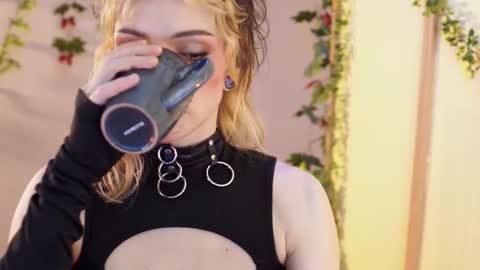 Snapshot of shiny_jail chatting on October 4, 10:52 pm JennyMira   THANK YOU FOR 77 777  online show from October 4, 10:52 pm