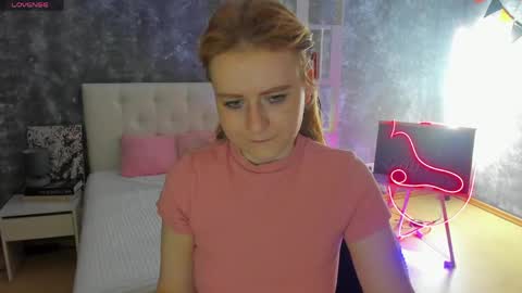 Snapshot of shiny_lisss chatting on May 5, 1:46 am Lisa online show from May 5, 1:46 am