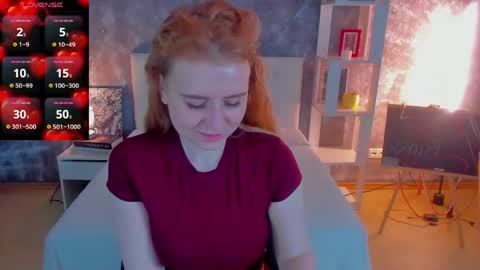 Snapshot of shiny_lisss chatting on June 3, 1:41 am Lisa online show from June 3, 1:41 am
