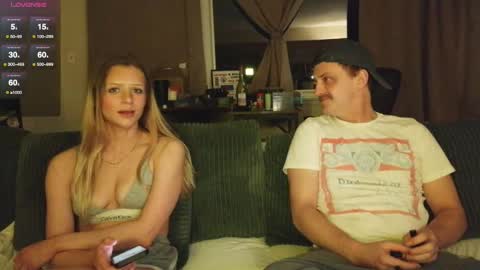 Snapshot of shinyandused chatting on October 27, 1:20 am shinyandused online show from October 27, 1:20 am