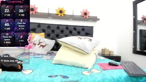 Snapshot of shira_sexylove chatting on February 5, 1:47 am shira_sexylove online show from February 5, 1:47 am