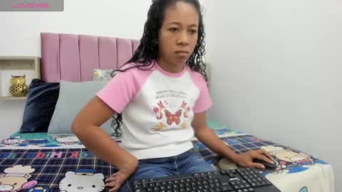 Snapshot of shira_sexylove chatting on February 14, 11:53 am shira_sexylove online show from February 14, 11:53 am