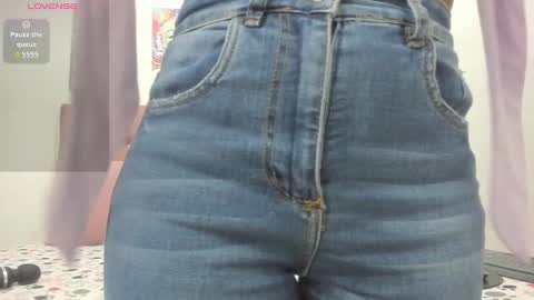 Snapshot of shira_sexylove chatting on October 12, 12:20 am shira_sexylove online show from October 12, 12:20 am