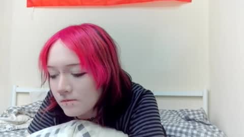 Snapshot of shirleyboulet chatting on February 15, 4:25 pm Luna online show from February 15, 4:25 pm