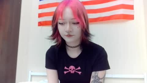 Snapshot of shirleyboulet chatting on February 23, 7:22 pm Luna online show from February 23, 7:22 pm