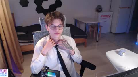 shiromy_ online show from November 30, 5:06 pm