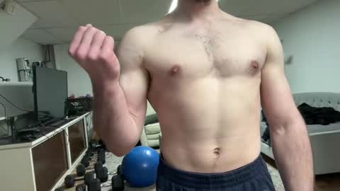 shirtlesshunk15 online show from April 21, 11:40 pm