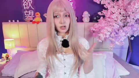Snapshot of shizuko___ chatting on May 28, 8:50 pm Valentina online show from May 28, 8:50 pm