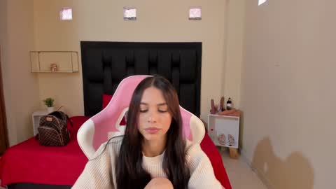 Snapshot of shkendall chatting on January 16, 1:47 pm  kendal  online show from January 16, 1:47 pm