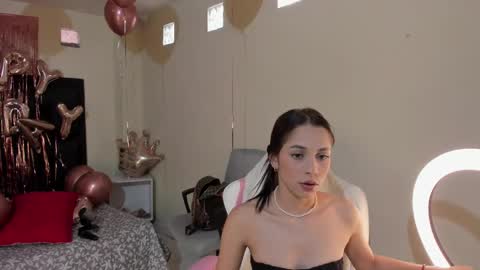 Snapshot of shkendall chatting on February 10, 7:38 pm  kendal  online show from February 10, 7:38 pm