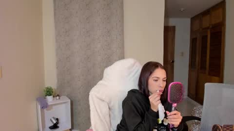 Snapshot of shkendall chatting on February 11, 7:48 pm  kendal  online show from February 11, 7:48 pm