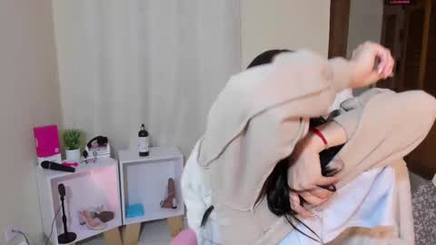 Snapshot of shkendall chatting on March 10, 2:16 pm  kendal  online show from March 10, 2:16 pm