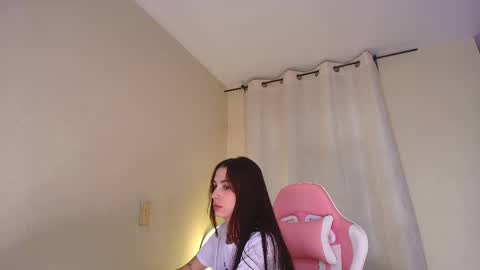 Snapshot of shkendall chatting on October 20, 2:06 pm  kendal  online show from October 20, 2:06 pm