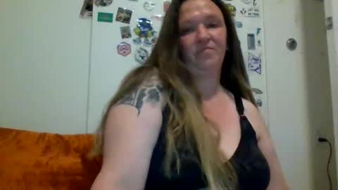 Snapshot of shootingstarr747 chatting on June 10, 8:19 pm shootingstarr747 online show from June 10, 8:19 pm