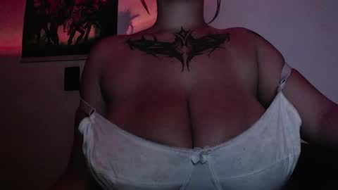 Snapshot of shopie_hank chatting on January 25, 2:26 am Shopie Hank  online show from January 25, 2:26 am