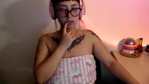 Snapshot of shopie_hank chatting on September 11, 5:18 am Shopie Hank  online show from September 11, 5:18 am