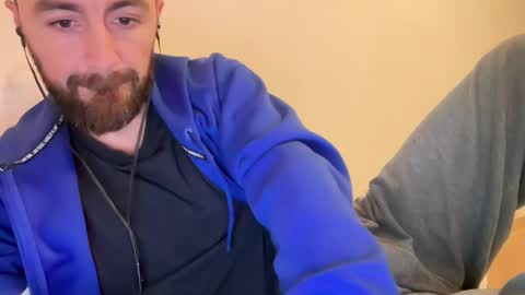 Snapshot of show_jizzness chatting on December 15, 7:10 pm show_jizzness online show from December 15, 7:10 pm