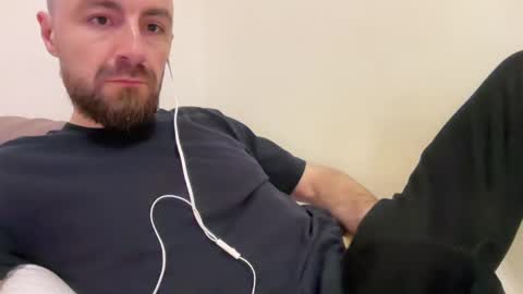 Snapshot of show_jizzness chatting on February 3, 10:11 pm show_jizzness online show from February 3, 10:11 pm