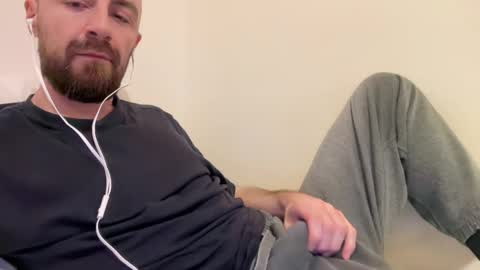 Snapshot of show_jizzness chatting on February 9, 7:41 pm show_jizzness online show from February 9, 7:41 pm