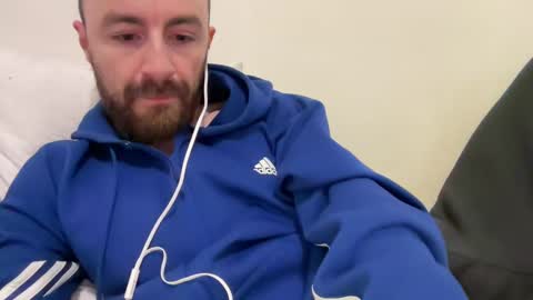 Snapshot of show_jizzness chatting on February 18, 10:03 pm show_jizzness online show from February 18, 10:03 pm