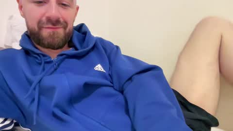 Snapshot of show_jizzness chatting on February 22, 10:42 pm show_jizzness online show from February 22, 10:42 pm