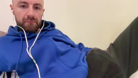 Snapshot of show_jizzness chatting on February 27, 10:20 pm show_jizzness online show from February 27, 10:20 pm